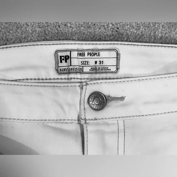 Free People Flared White Jean - 31 - Picture 4 of 4
